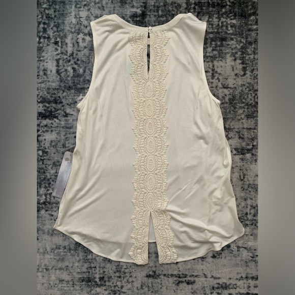 Daniel Rainn Quin Sleeveless Keyhole Crochet Blouse | Medium | White - Picture 4 of 11